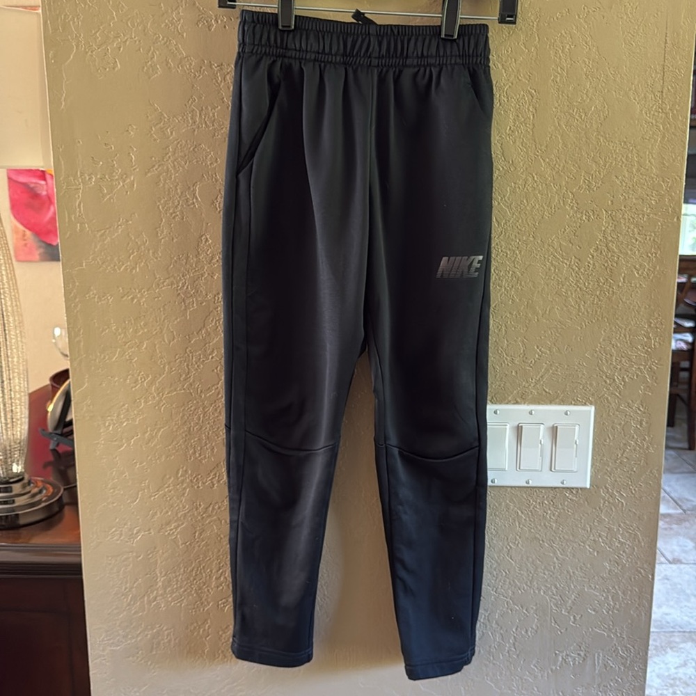 Nike Boys Black Joggers Size Medium - Picture 2 of 14